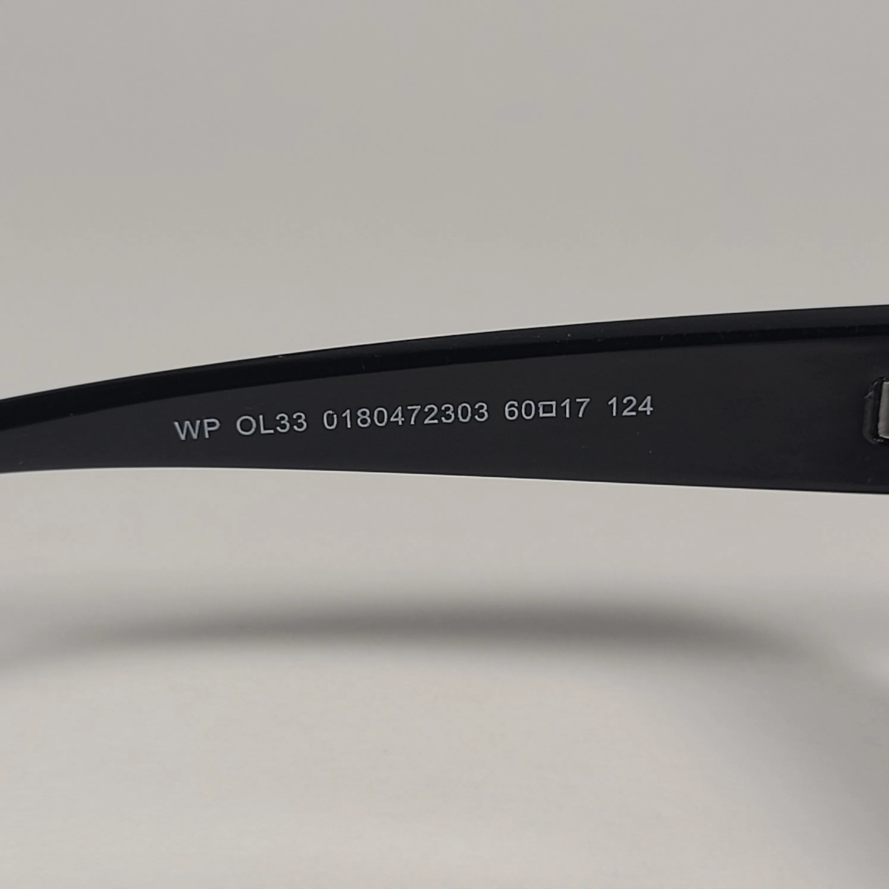 Tommy Hilfiger "Trista" Oversize Vented Sunglasses Black Gloss Frame Smoke Gradient Lens WP OL33
