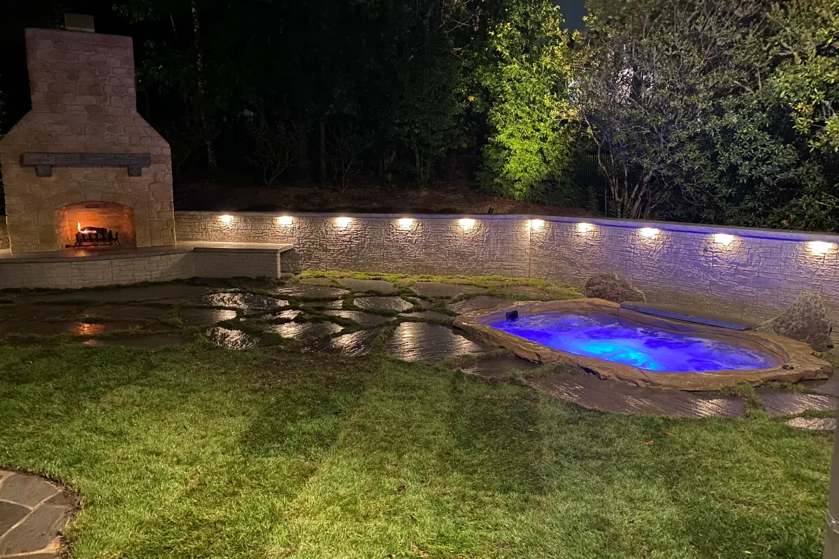 Universal Rocks In-Ground Spa - Bay
