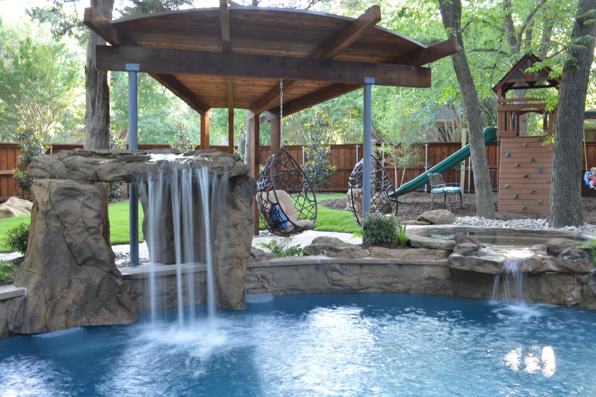 Universal Rocks In-Ground Spa - Bay