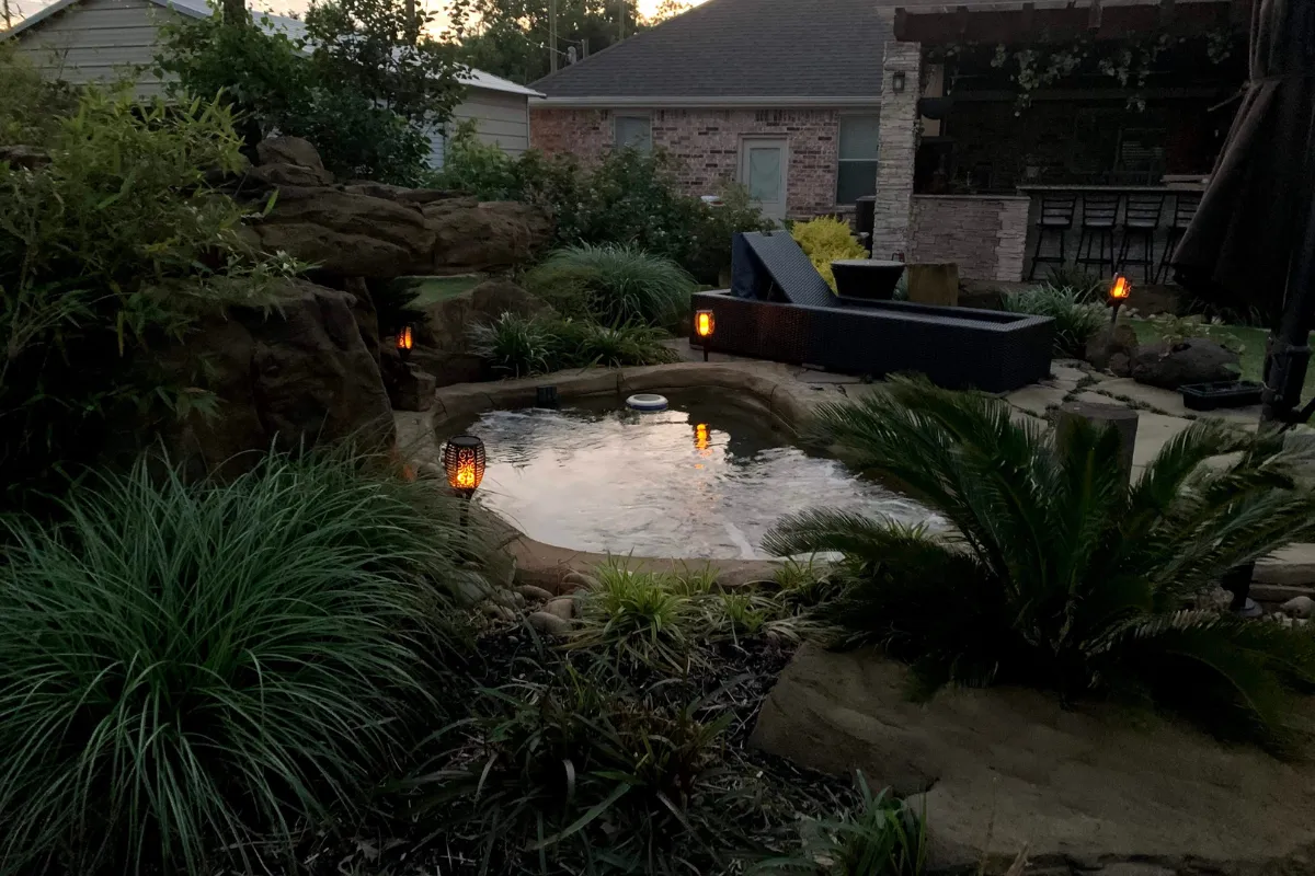 Universal Rocks In-Ground Spa - Bay