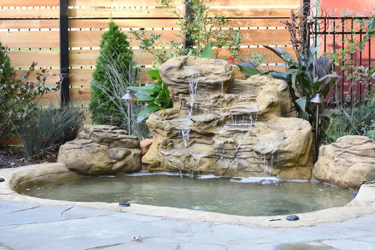 Universal Rocks In-Ground Spa - Bay