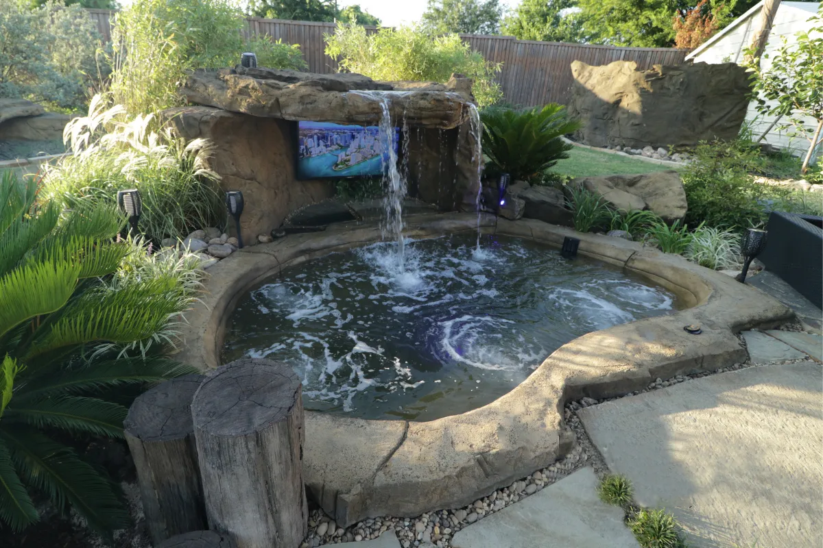 Universal Rocks In-Ground Spa - Bay