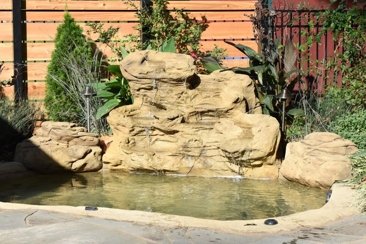 Universal Rocks In-Ground Spa - Bay