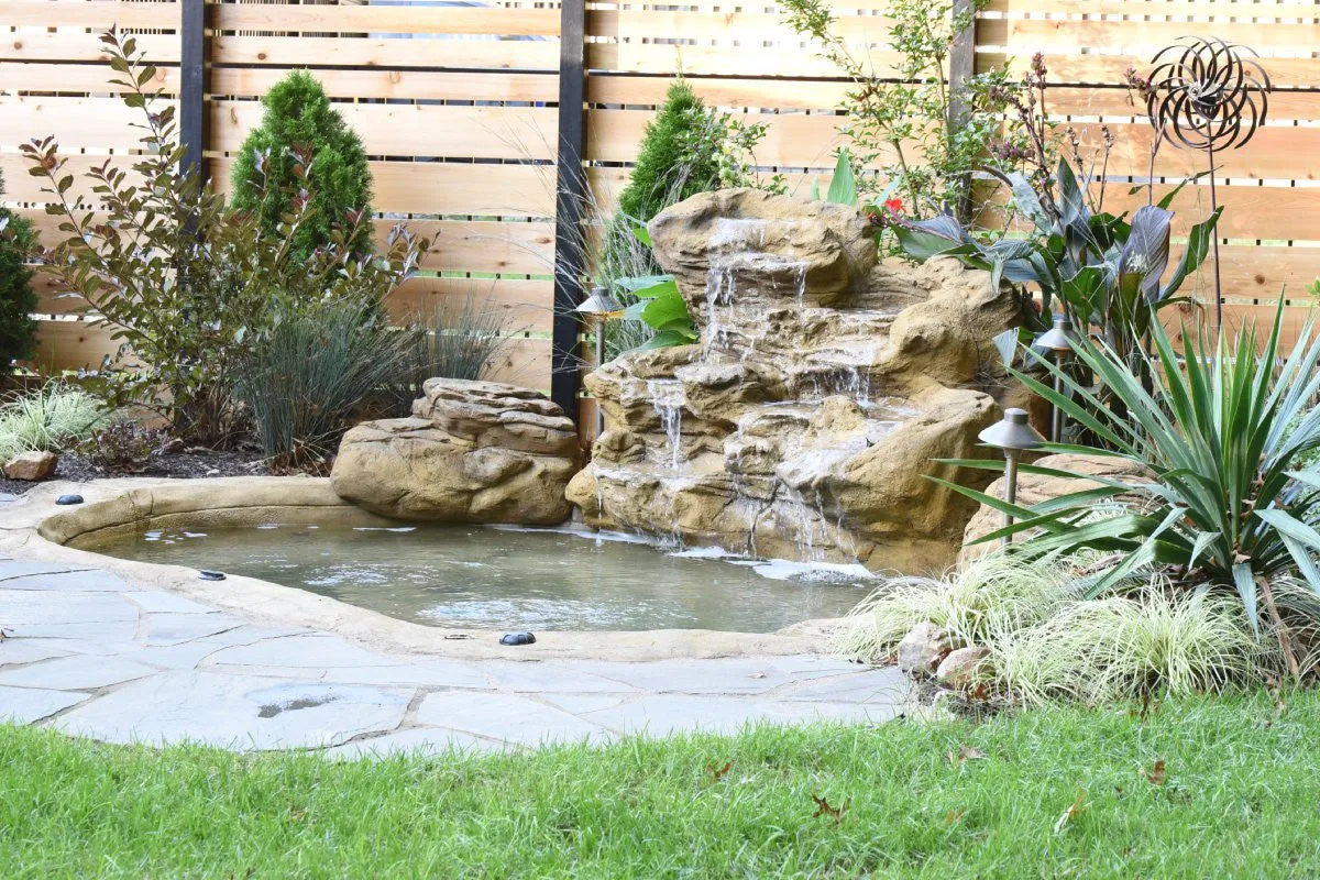 Universal Rocks In-Ground Spa - Bay