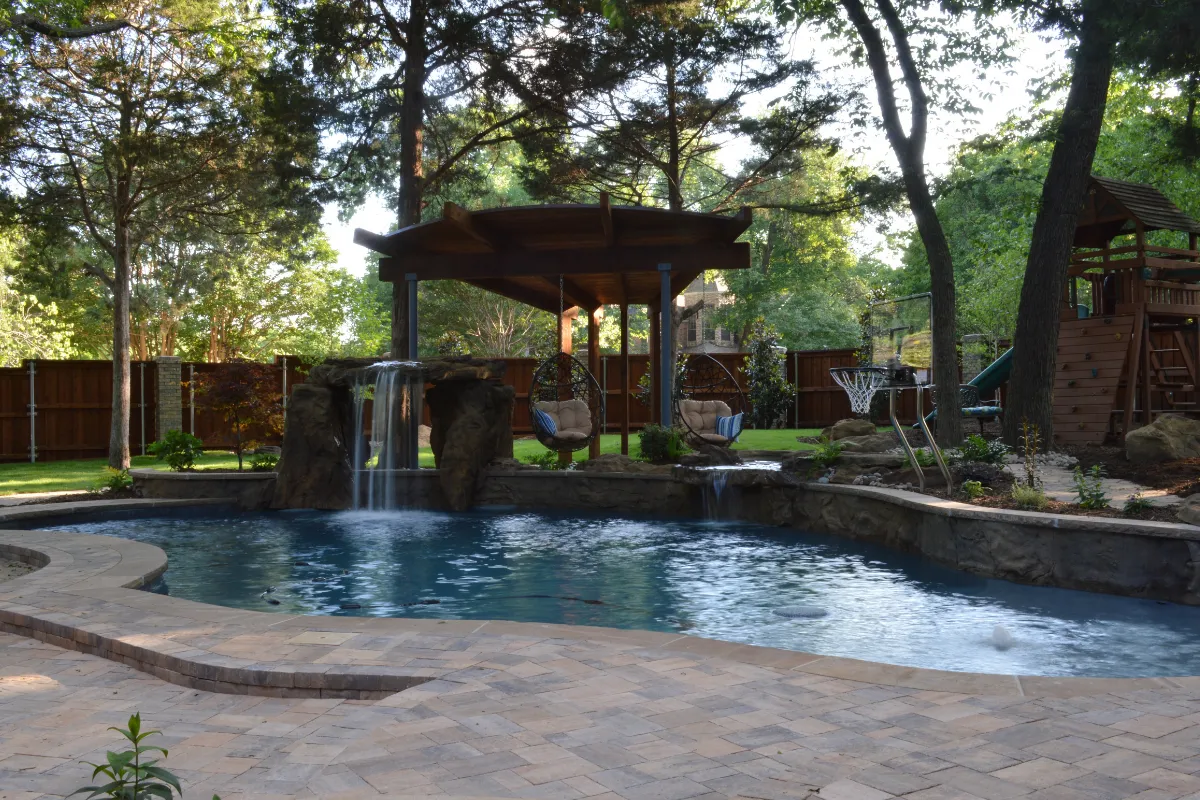 Universal Rocks In-Ground Spa - Bay