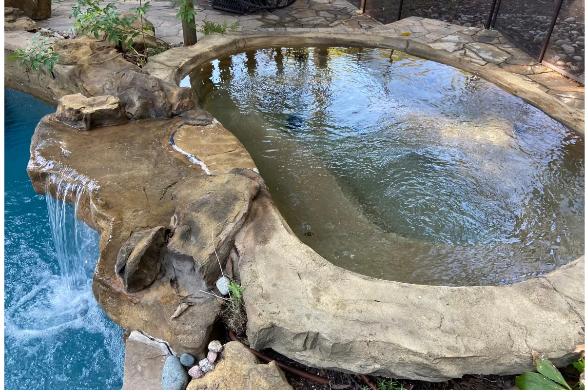 Universal Rocks In-Ground Spa - Bay