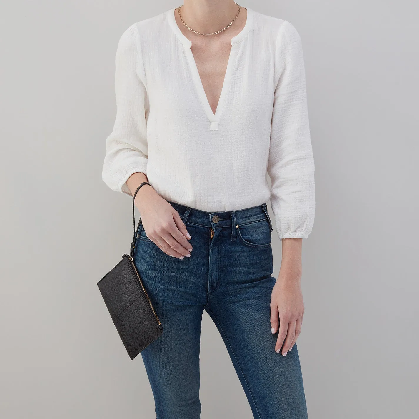 Vida Small Pouch in Micro Pebbled Leather - Chocolate
