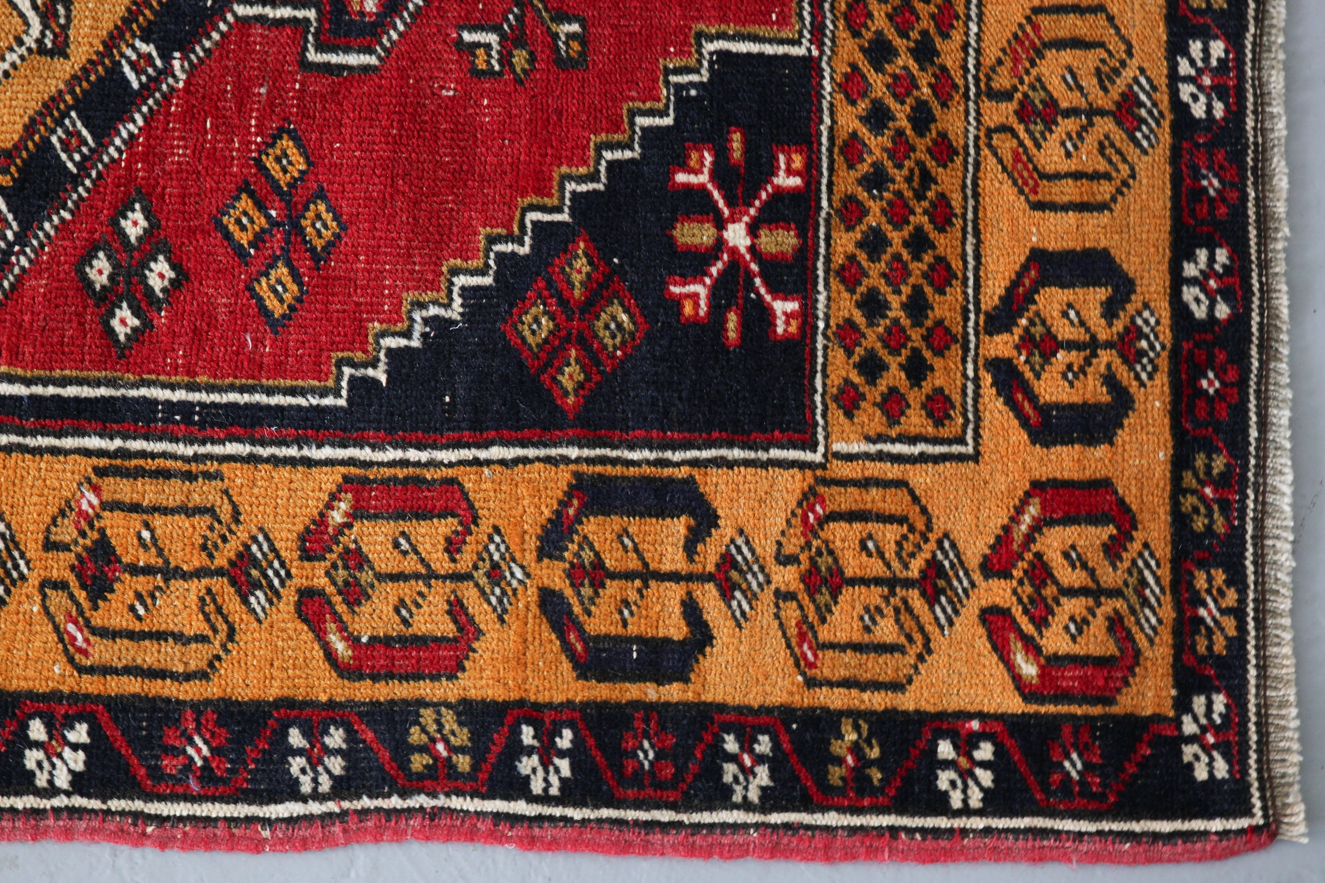 Vintage Mini Turkish Rug 2'8x4'6"
