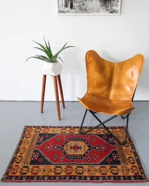 Vintage Mini Turkish Rug 2'8x4'6"