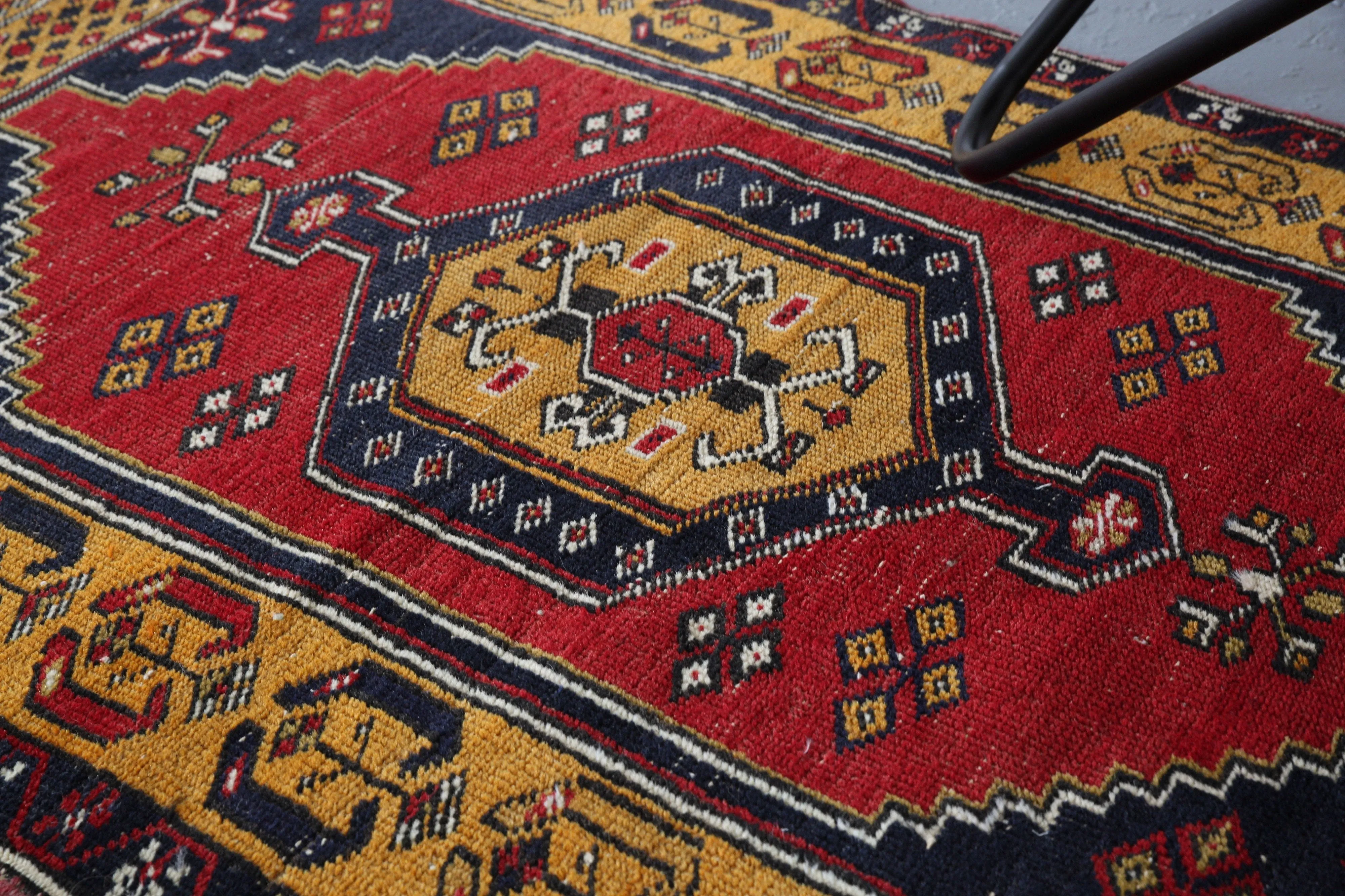 Vintage Mini Turkish Rug 2'8x4'6"